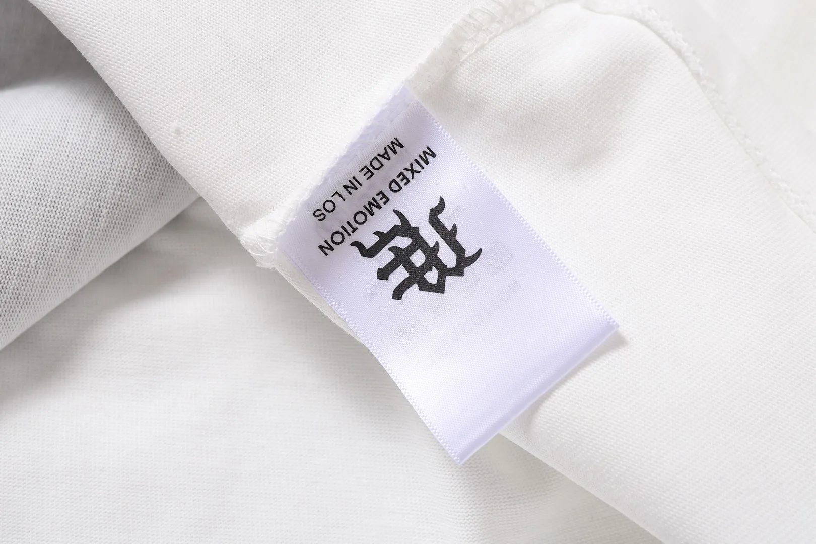 E 8127##Cream White/ ｜ MIXED EMOTION In Stock （ ）+ T （fabric):32 Sizes（size）：S-M L X L ： （colour）：Cream White/ 👉 👉